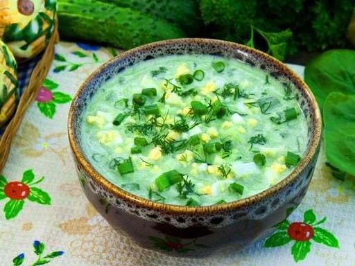 Зелёная окрошка со шпинатом, на кефире