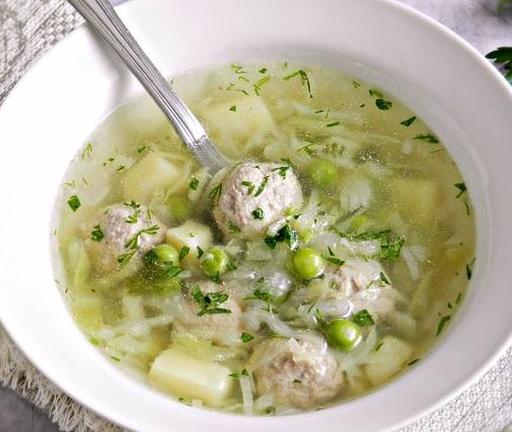 Суп з Фрикадельками, Капустою та Зеленим Горошком