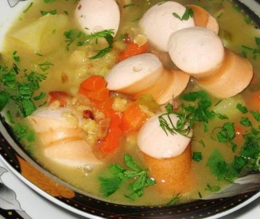 Суп із сочевиці з сосисками