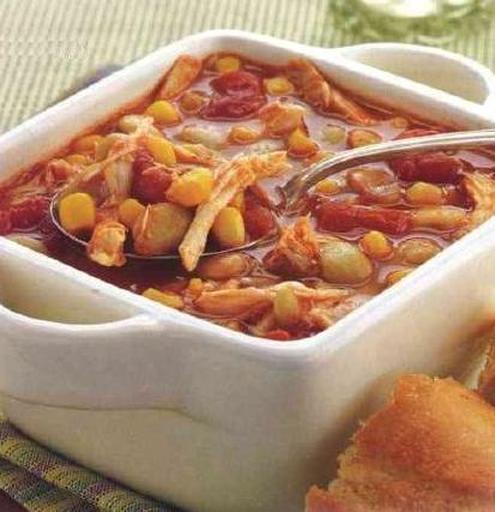 Швидкий курячий суп з квасолею, кукурудзою та помідорами