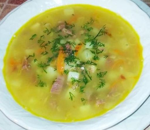 Гороховий суп з копченою бараниною