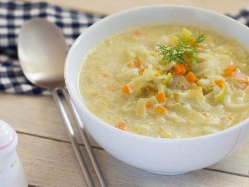 Puree Soup with Canned Peas, Vegetables, and Vermicelli